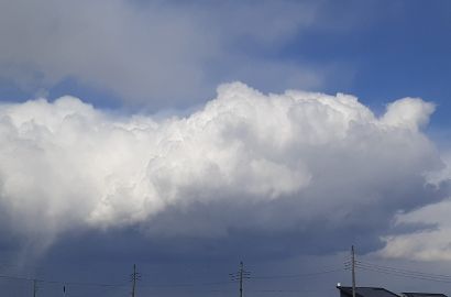 埼玉県本庄市にて底の黒っぽい怪しい雲を発見