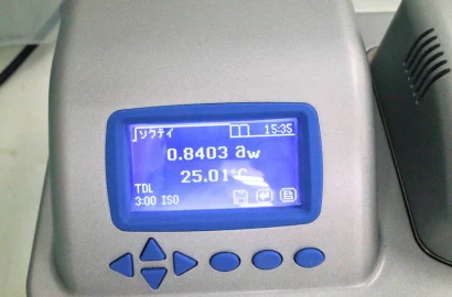 水分活性:揮発性物質を含む試料の測定1回目画像①