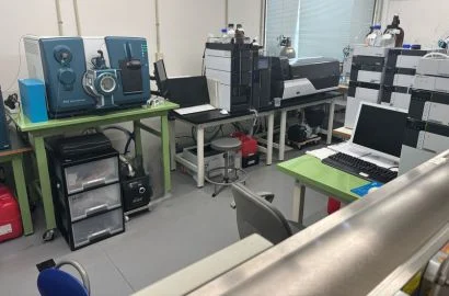分析機器室2