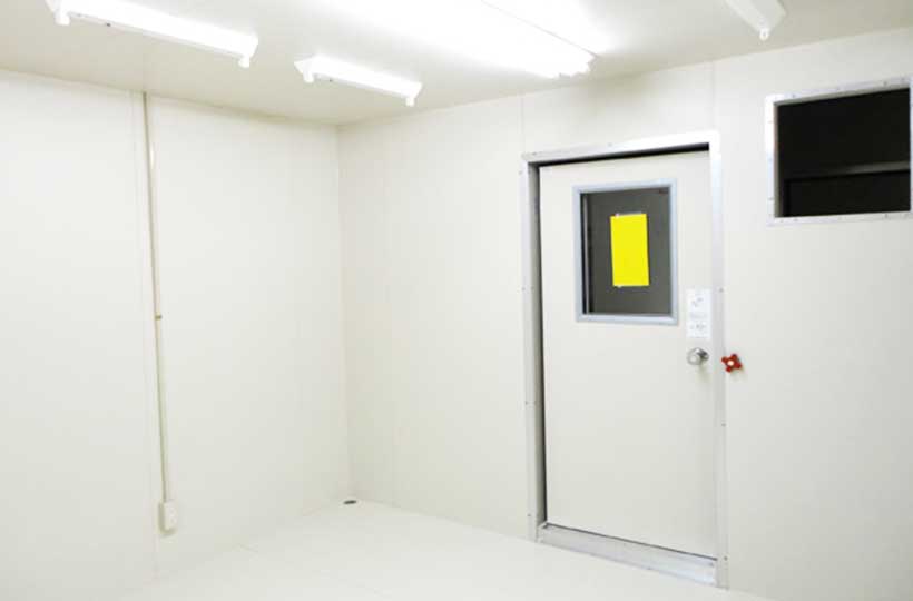 閉鎖型ウイルス実験室