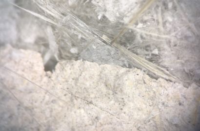 石綿含有煙突断熱材　実体顕微鏡写真
